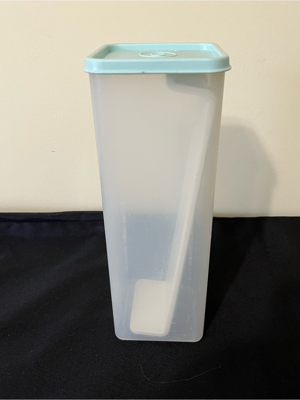 Tupperware Cheese and Cracker Keeper